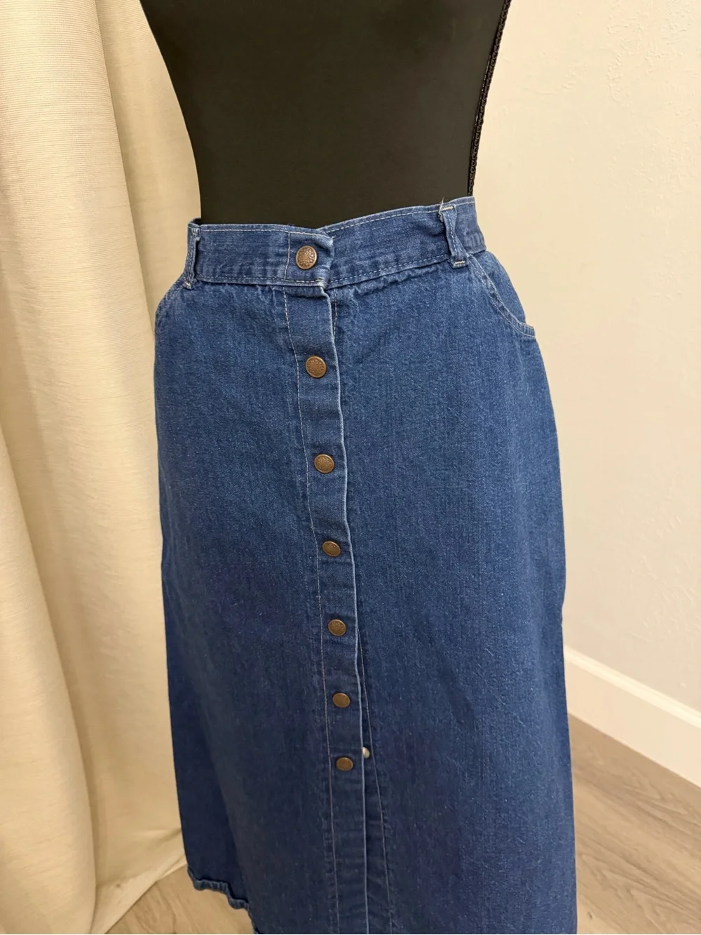 Vintage Button-Front Maxi Denim Skirt in Deep Blue